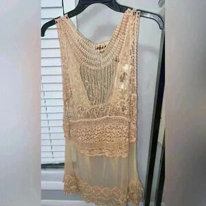 Women’s crochet tank Size M